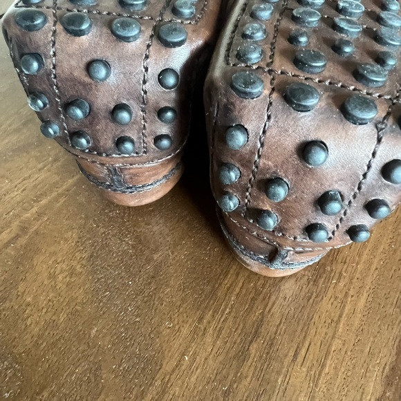 Tod's Gommino Driving Shoes in mid-dark Brown, US Size 9. - Picture 9 of 9